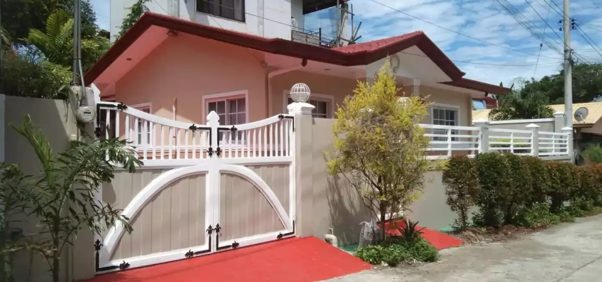 FULLY FURNISHED RUSH HOUSE AND LOT FOR SALE