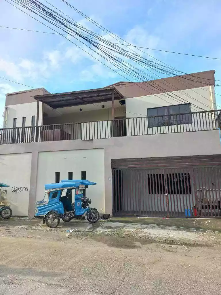 STAFF HOUSE / APARTMENT BUILDING