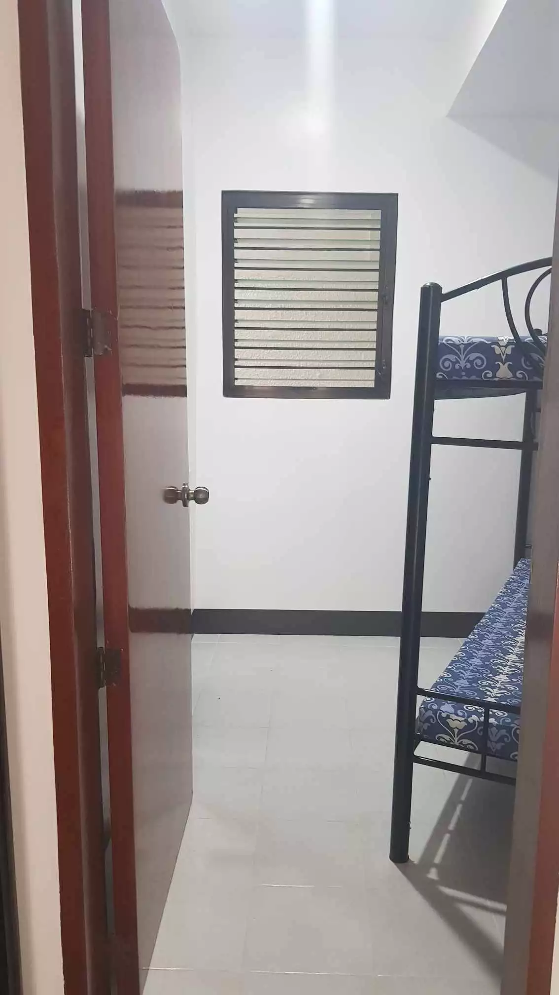 Semi-Furnished Bungalow House For Rent! — House and Lot in Fulton Street, Apas, Cebu City — Photo 5