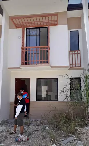 casa mira south for assume — Townhouse in Cebu, Philippines — Photo 2