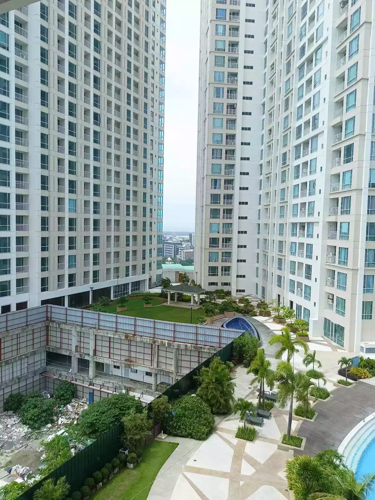Fully  Furnished One Bedroom Condo in Marco Polo Residences - photo 4