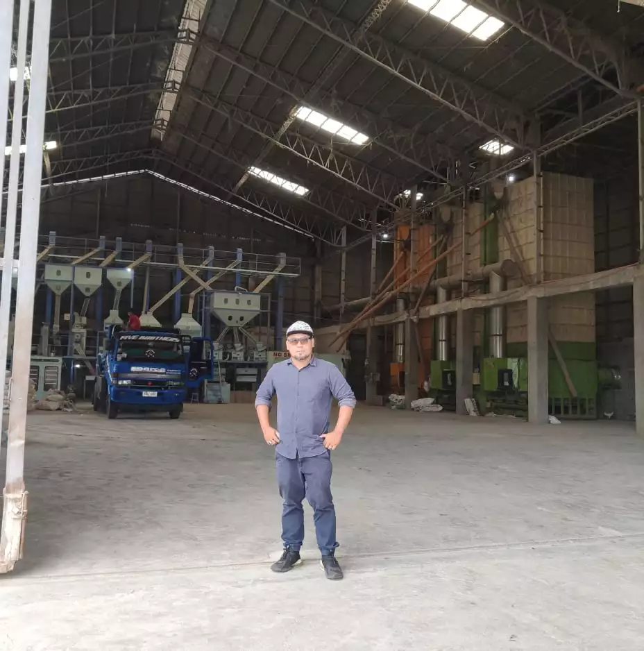 2 Has Lot with Rice Mill ,Sorter and Hammer mill 