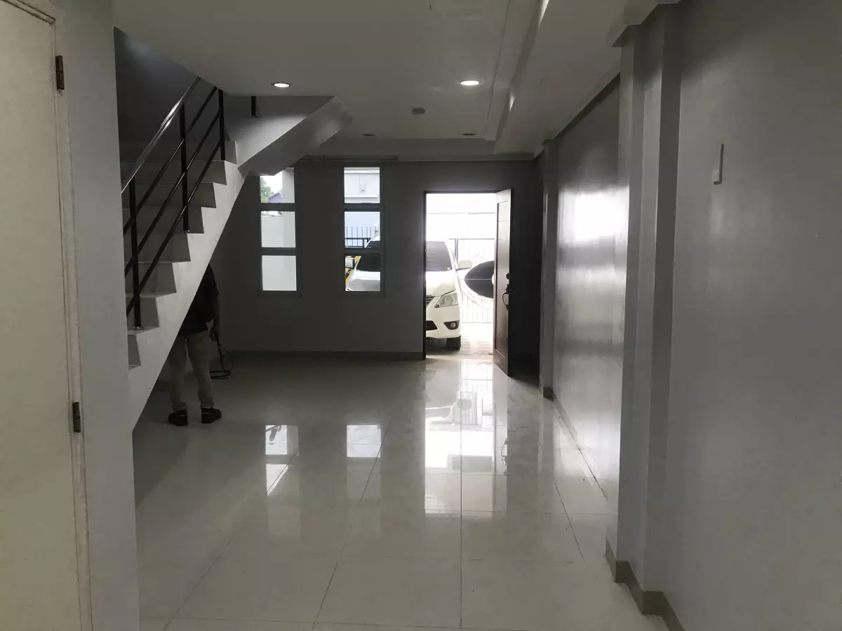 4 Bedrooms Townhouse for Rent