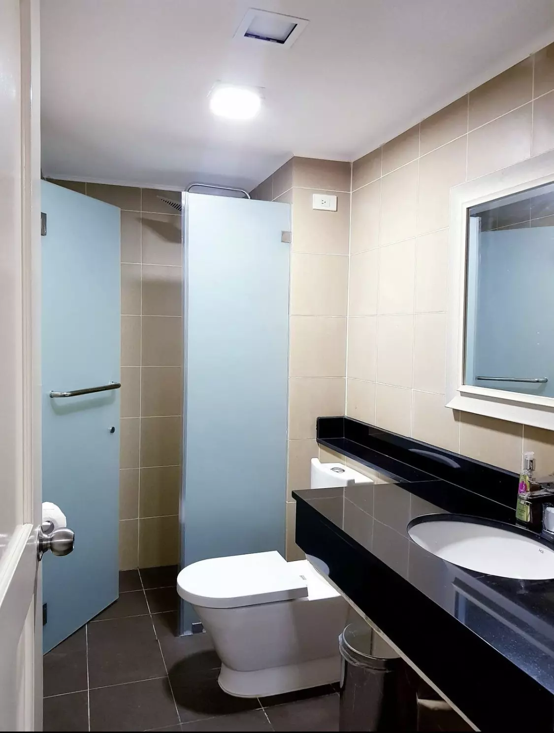 Fully Furnished 2Bedroom Unit at Amalfi with Balcony - photo 6