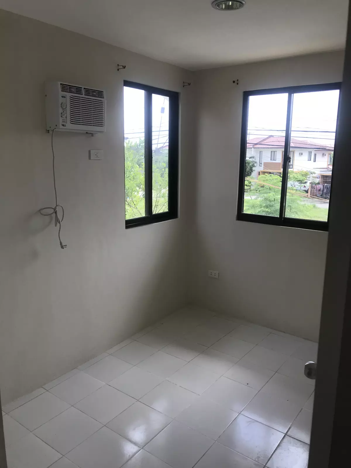 Ajoya Town House — Townhouse in M.L. Quezon National Highway, Cordova, Cebu — Photo 6