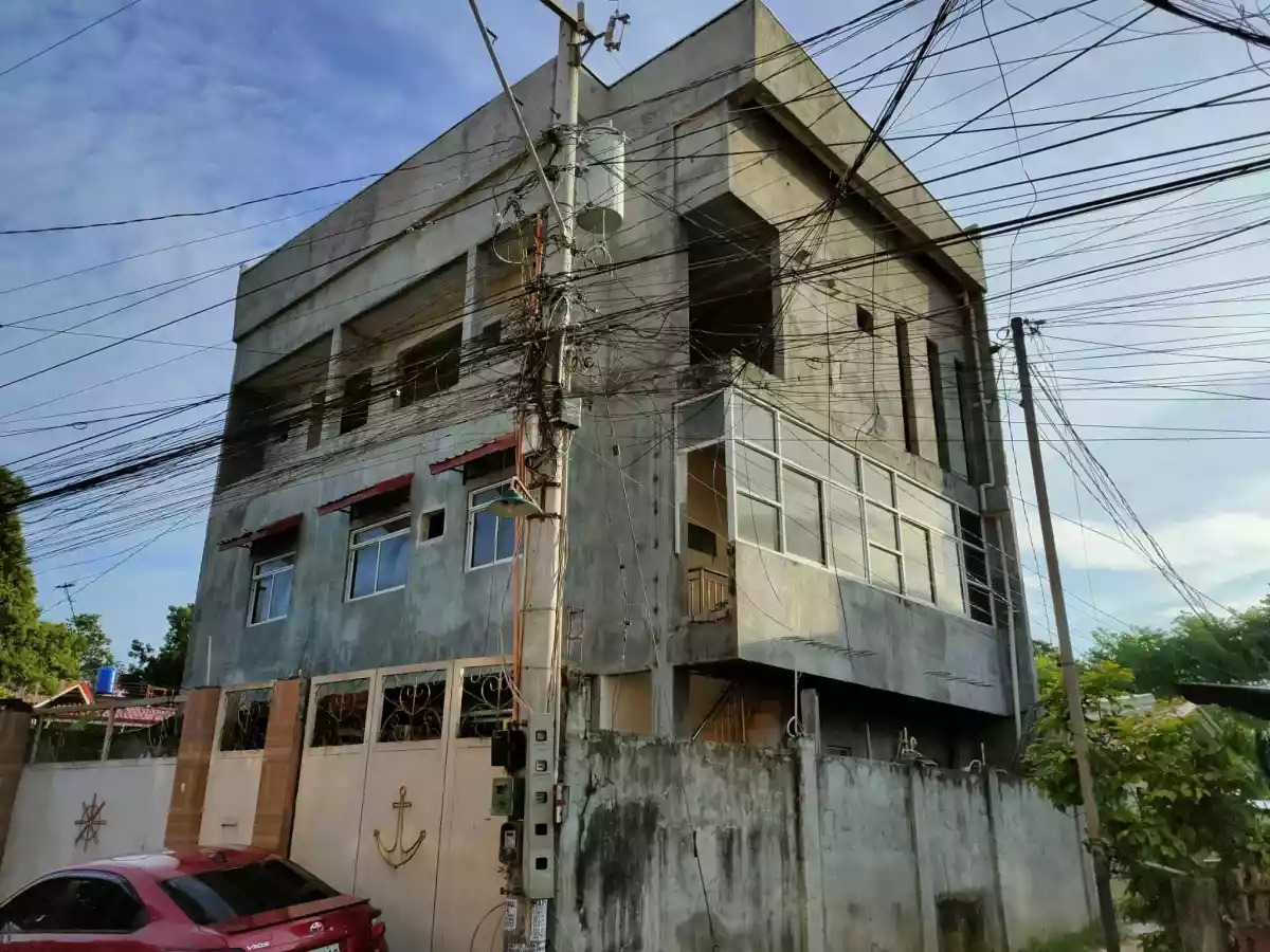 A 3 Storey Building that has a good rental income potential - photo 4