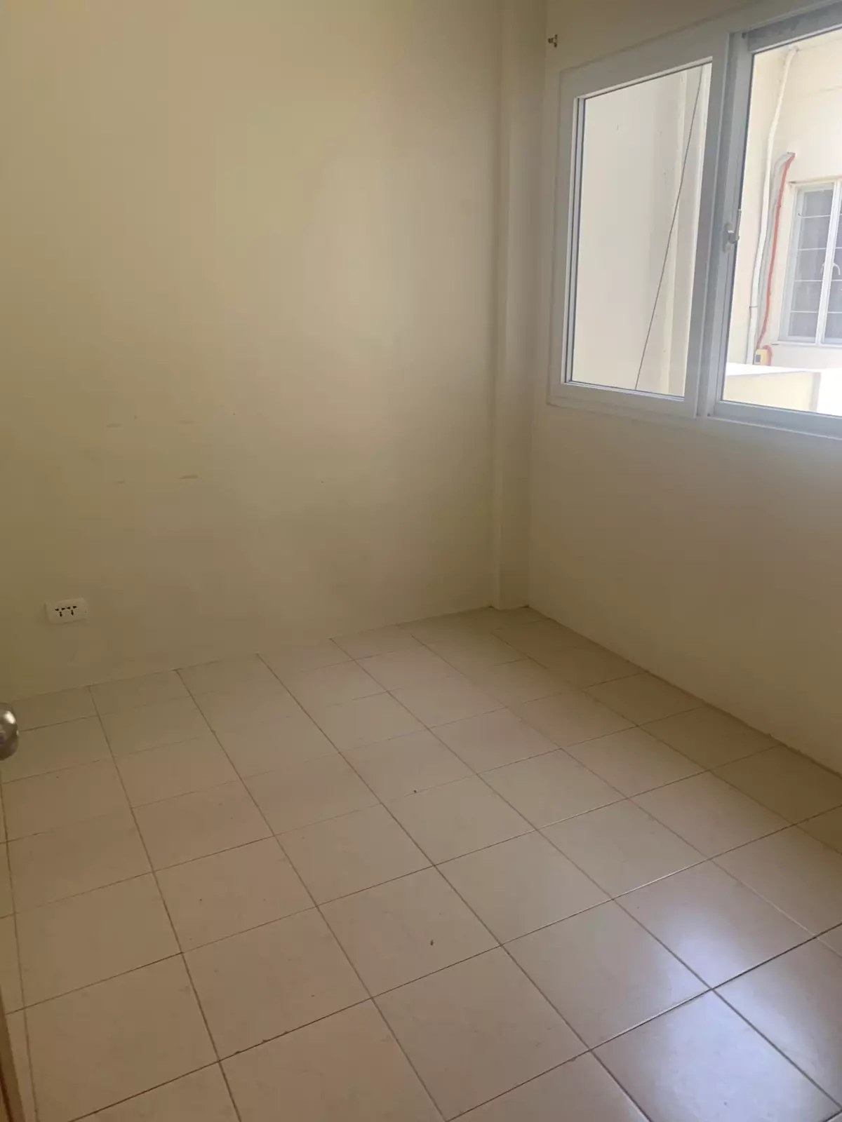 Open photo 12 of 17 — 3 Bedroom Duplex Unit for rent