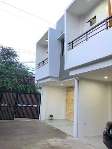 Open photo 22 of 23 — Townhouse in Beverly Hills 