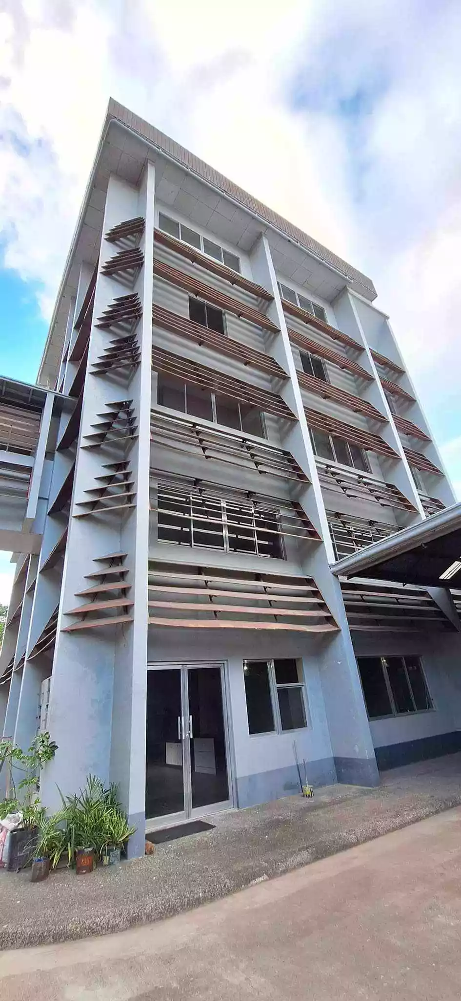 COMMERCIAL SPACE/S FOR RENT - photo 4