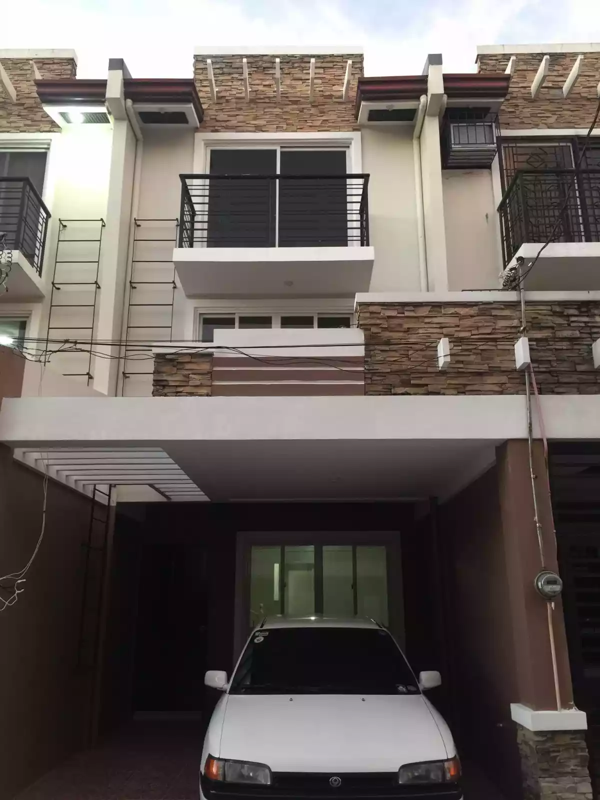 Affordable Townhouse Near MOA, Airport & City of Dreams — Townhouse in Metro Manila, Philippines — Photo 4
