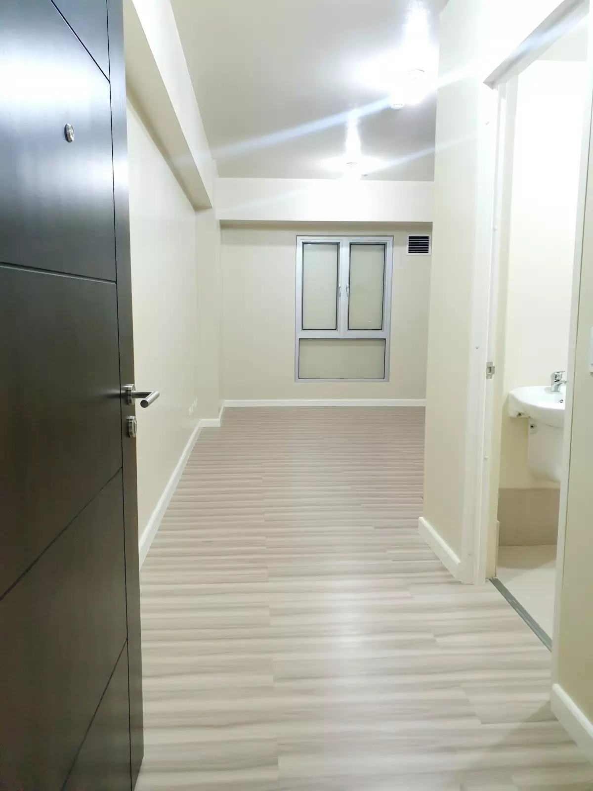 Studio unit for sale/assume at Avida Tower's Riala - photo 4