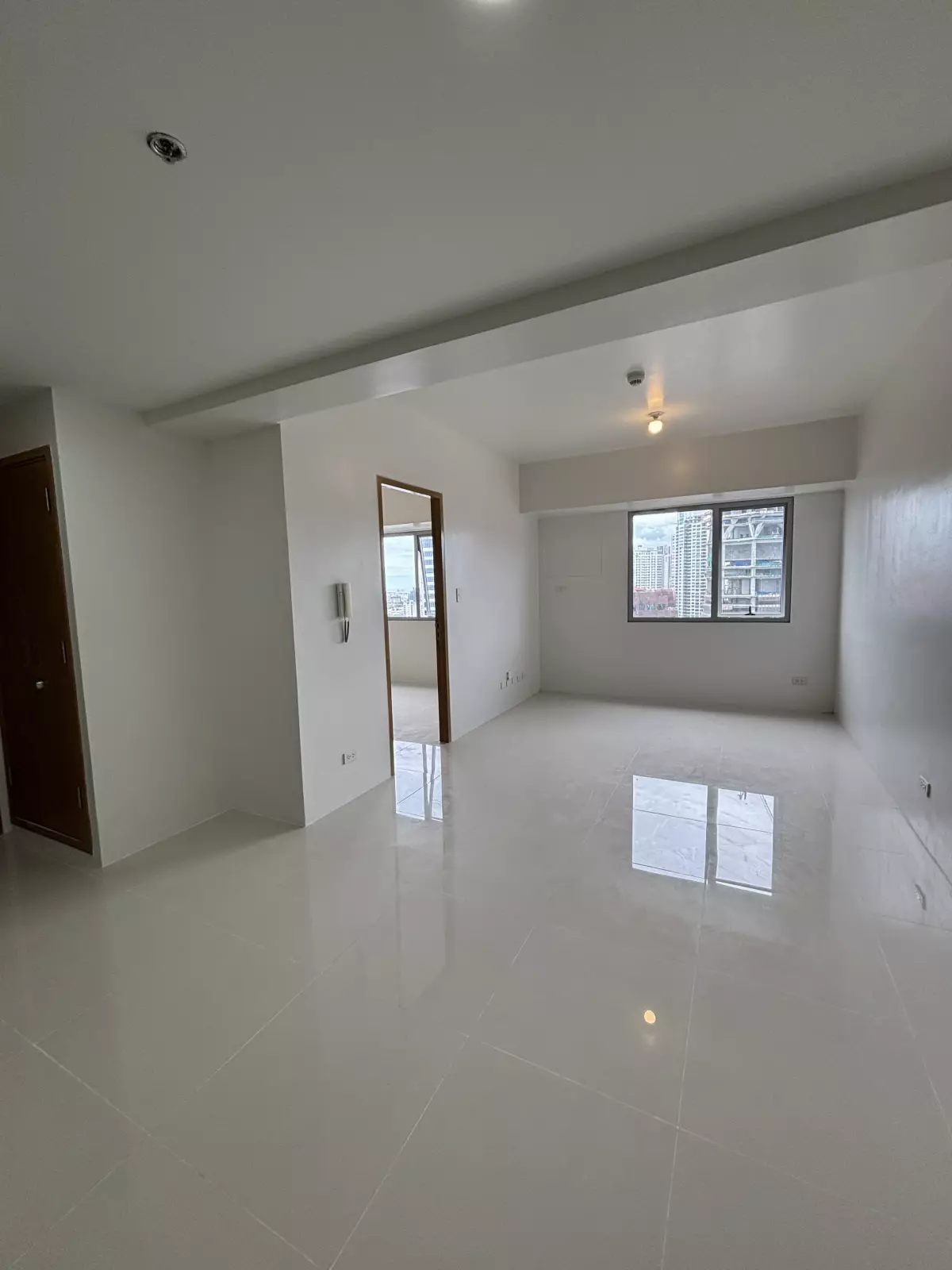 Open photo 12 of 22 — 1-Bedroom Unit for Sale at Taft East Gate – Cebu Business Park