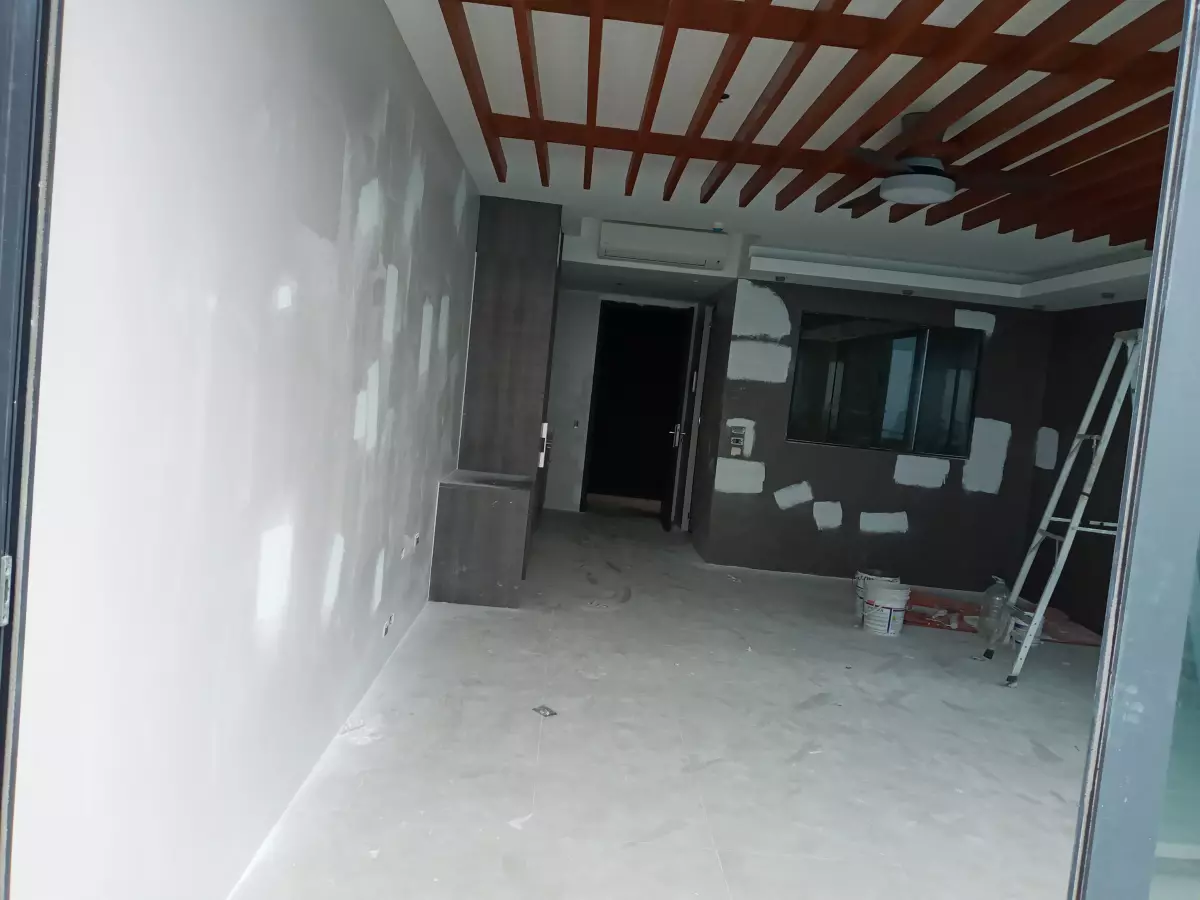 For Sale Studio Unit with balcony in the Reef Mactan Residences Beach front Condominium — 1 Bedroom in Lapu-Lapu City, Philippines — Photo 6