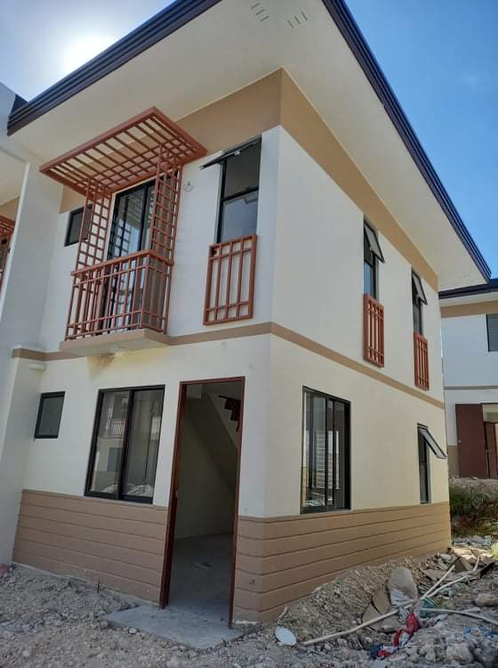 350K Assumption Casa Mira South Naga, Townhouse End Unit - photo 2