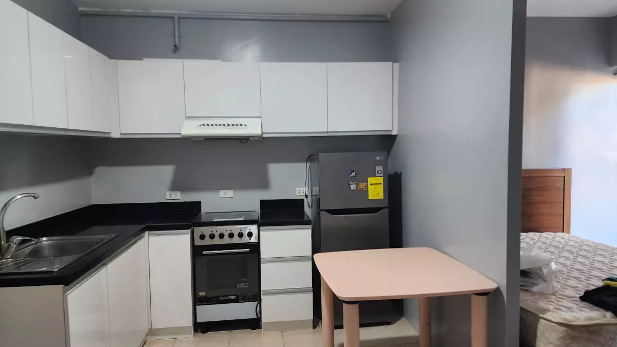Open photo 11 of 15 — Woodcrest Studio Unit for Rent or Sale
