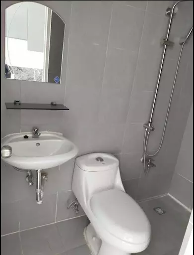 FOR SALE! STUDIO UNIT IN TOMAS MORATO — Studio in Quezon City, Metro Manila, Philippines — Photo 7