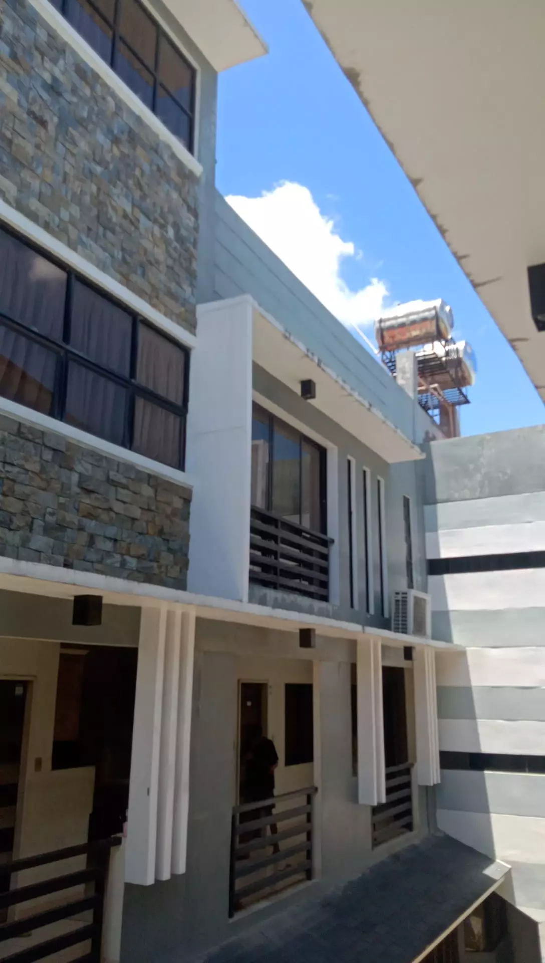 Lapulapu Commercial & Modern Residential Bldg. for Sale - photo 5