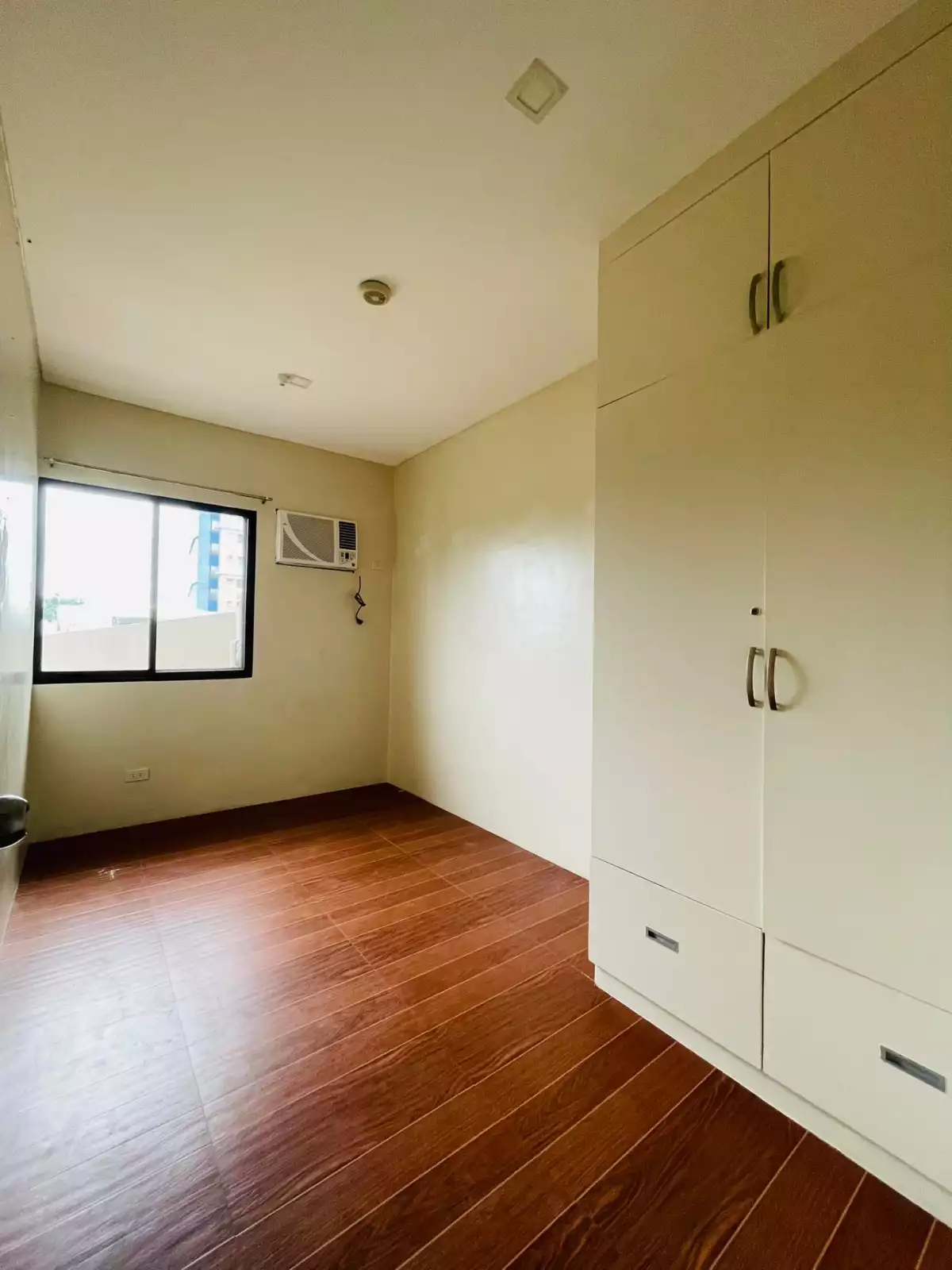 4 Bedrooms single attached house for rent in Canduman Mandaue City Cebu. Near Ateneo De Cebu — House and Lot in Mandaue City, Cebu, Philippines — Photo 3