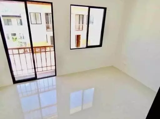 Casamira South Townhouse C for Assume! — Townhouse in Cebu, Philippines — Photo 6