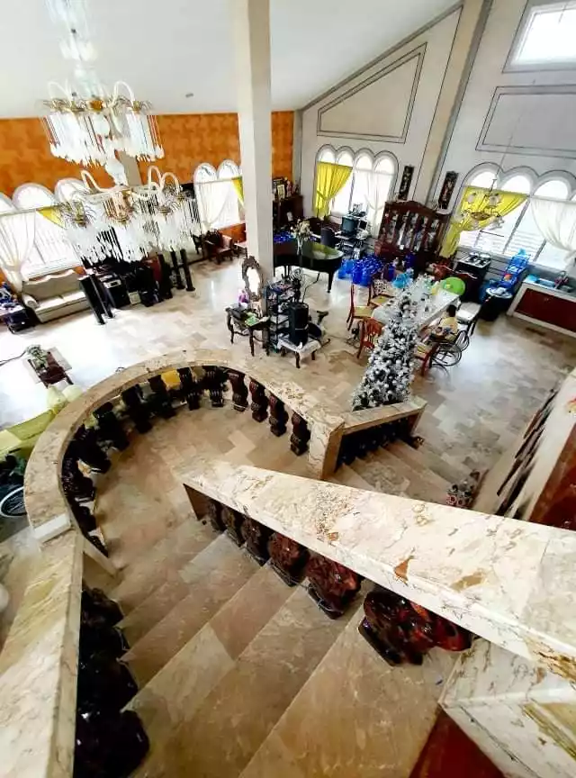 Bungalow House For Sale - photo 2