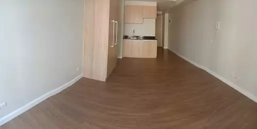 Open photo 14 of 61 — Clean Title