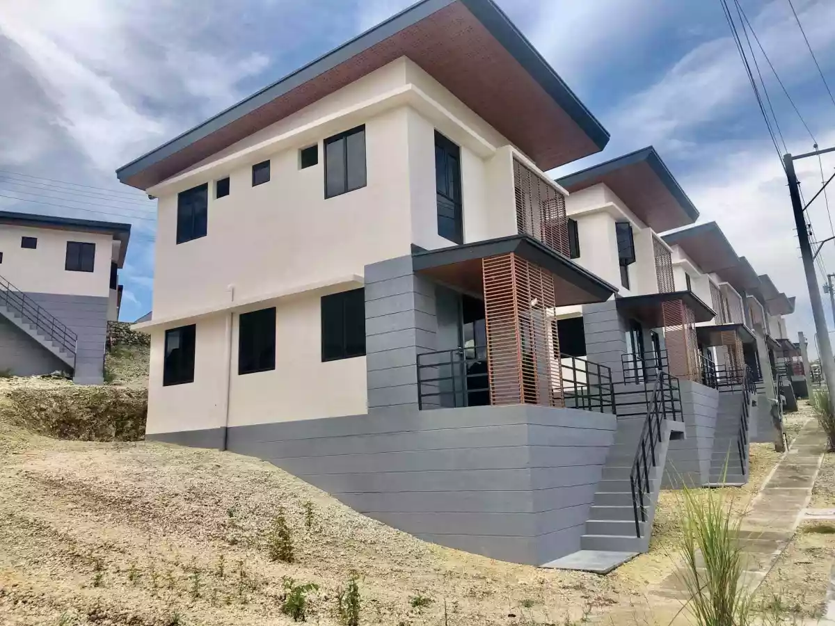 For Assume House and Lot in AMOA by AboitizLand  - photo 2