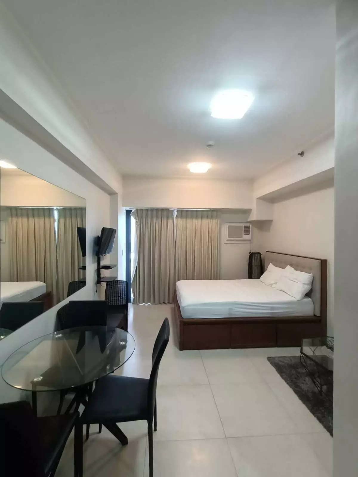 Sundance Residences Studio With Balcony — Studio in R. Duterte Street, Cebu City, Cebu — Photo 4