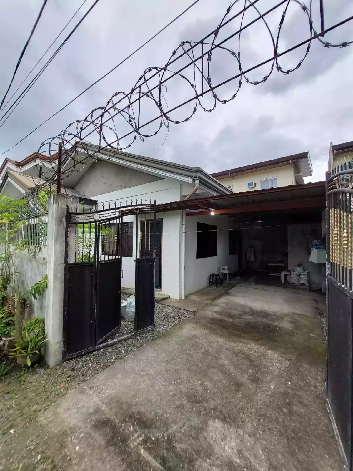 Residential house and lot - photo 2
