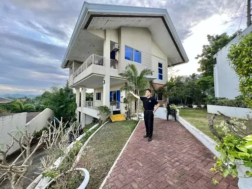 For rent house and lot  - photo 2