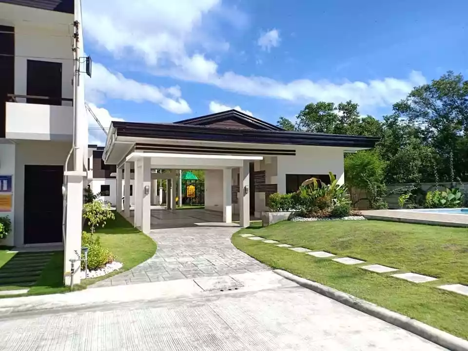 Almond Drive Talisay End Unit Townhouse With Parking - photo 6