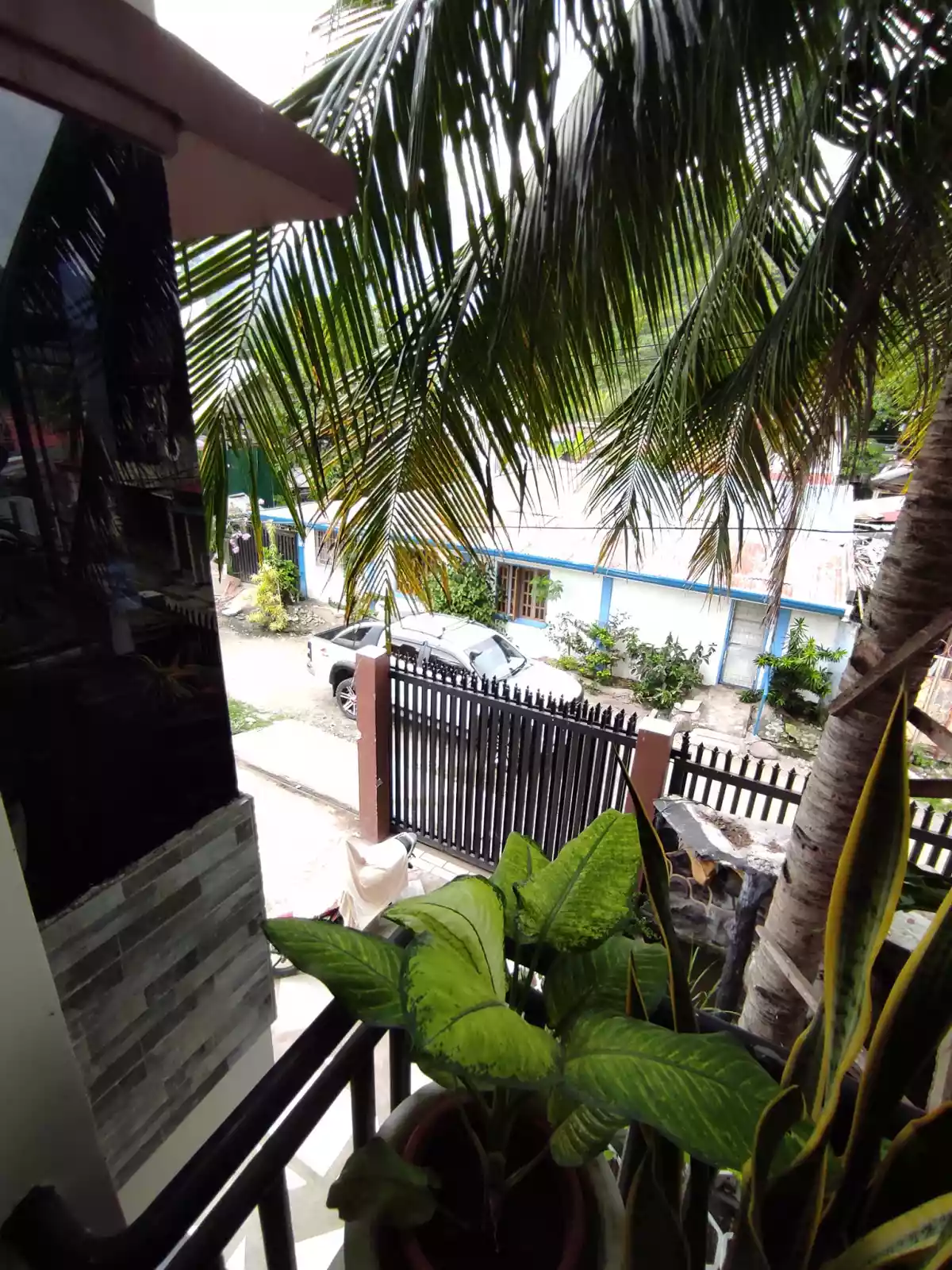 RUSH SALE 3-STOREY 6 BEDROOM HOUSE AND LOT WITH ROOF DECK, MOUNTAIN VIEW, PROVISION FOR EXPANSION!!! - photo 3