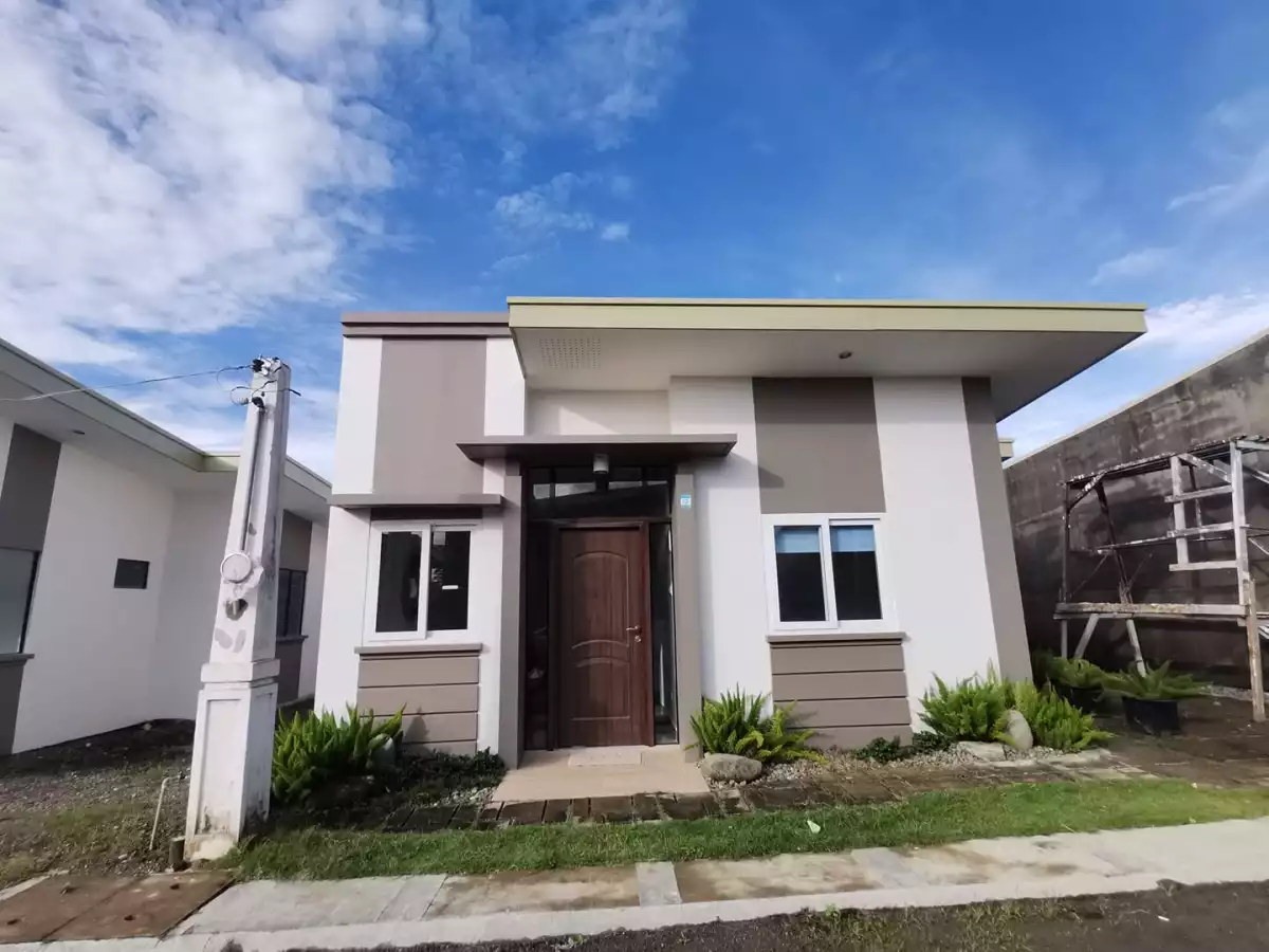 Viridian Model — House and Lot in Bacolod, Negros Occidental, Philippines — Photo 2