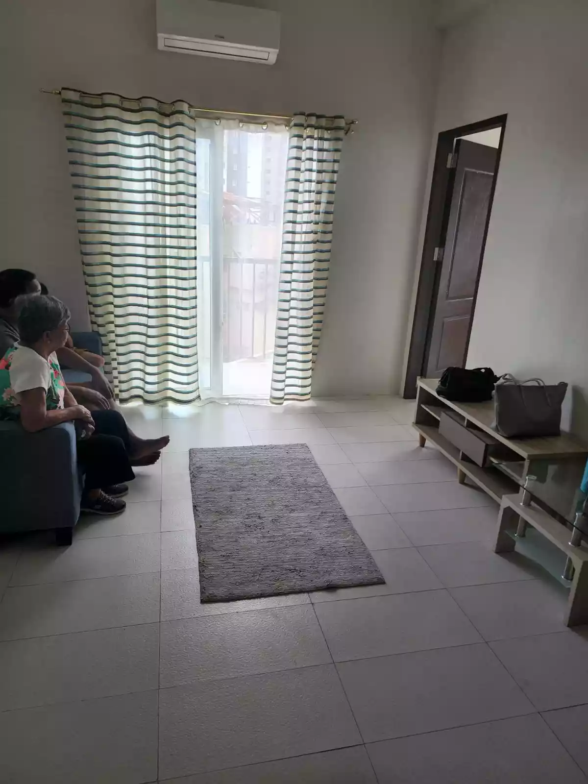 2 BEDROOM IN SPIANADA FOR SALE — 2 Bedrooms in Rahmann Street, Cebu City, Philippines — Photo 3