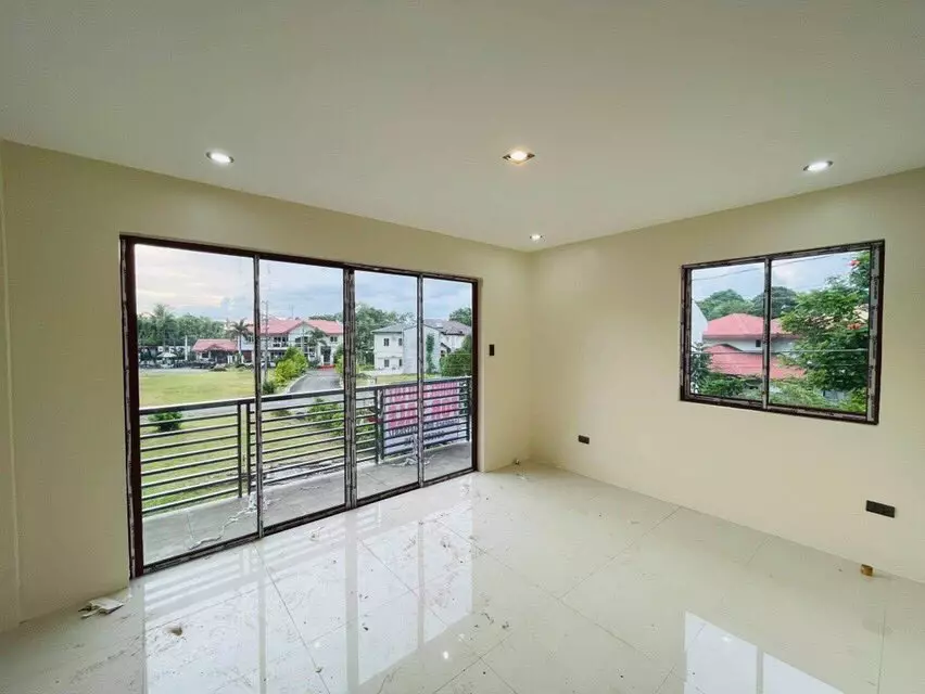 Open photo 14 of 14 — Palisades Bacolod