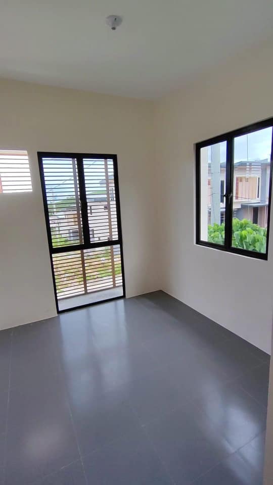 Amoa Townhouse for Assume - photo 7