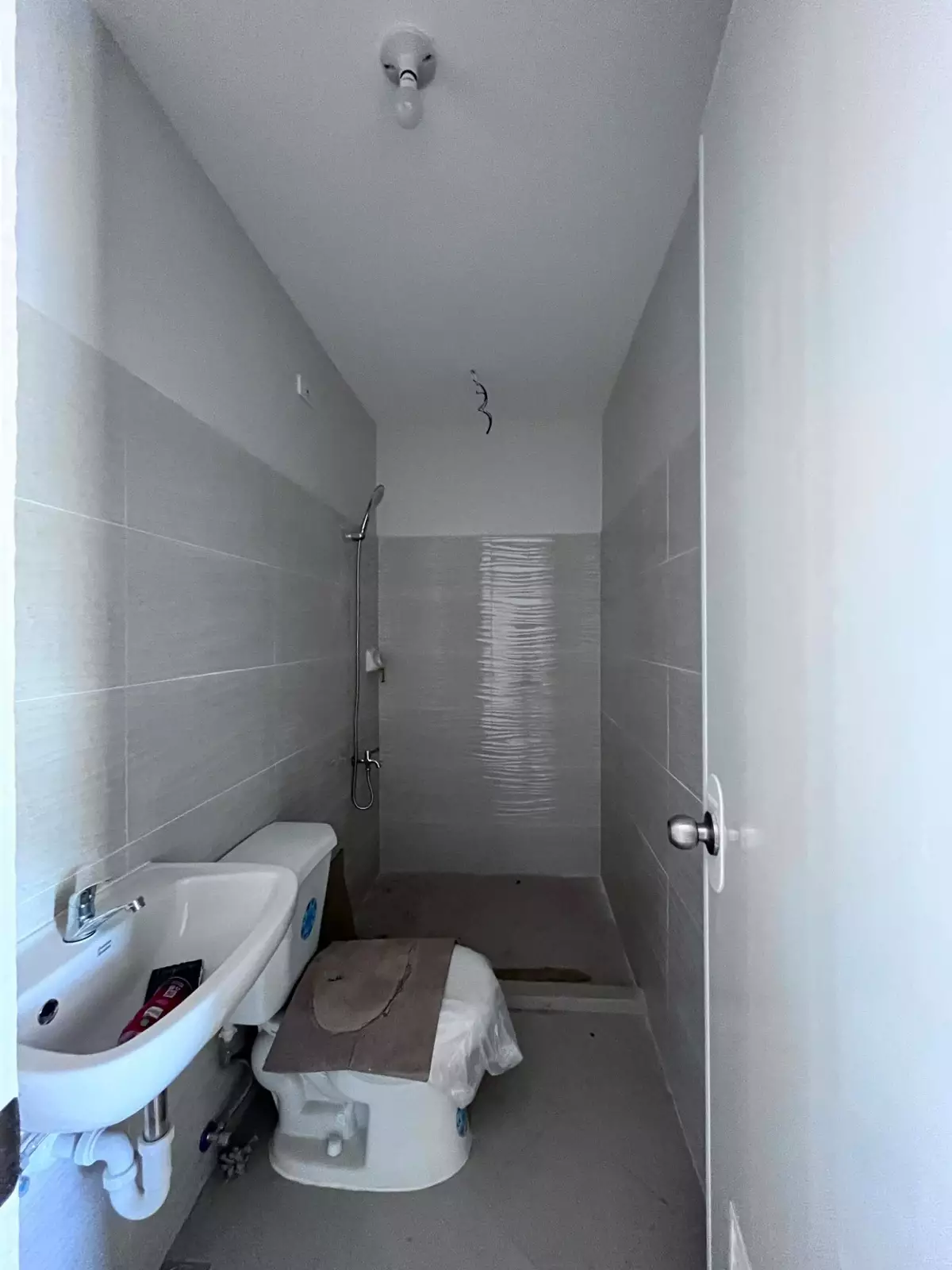 Open photo 12 of 19 — Own a Modern 2 Storey Townhouse in Pardo Cebu City