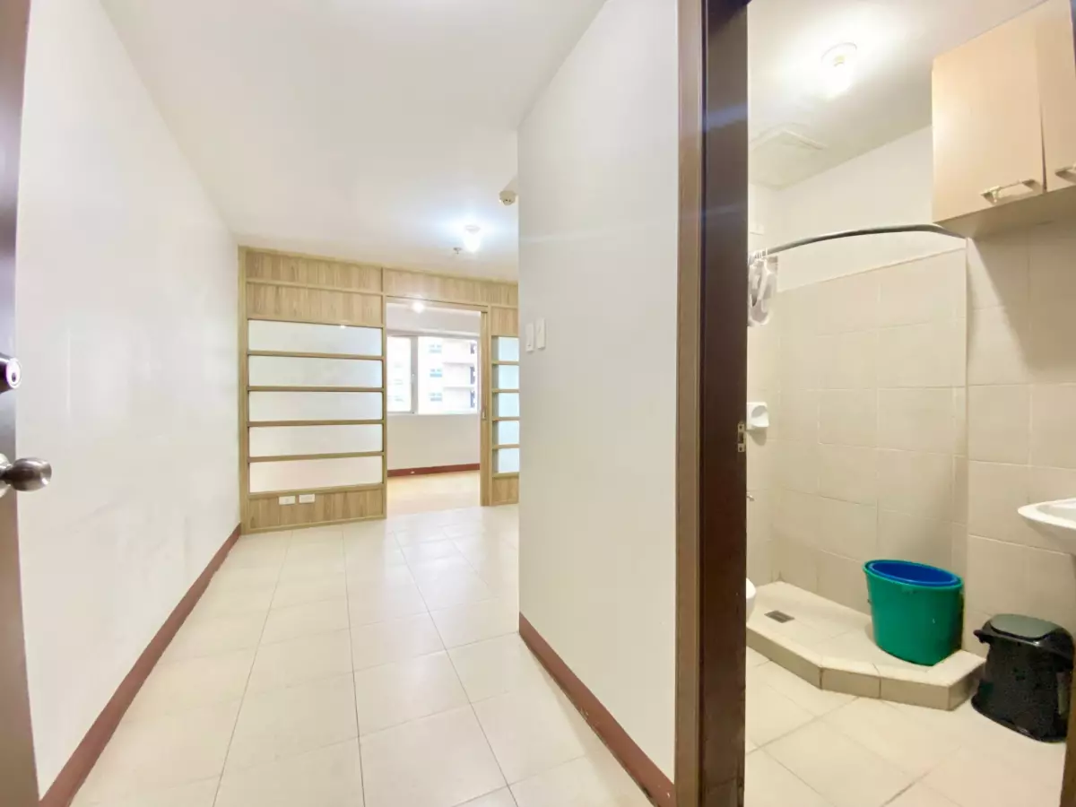 SUPERIOR 1BR UNIT FOR LEASE AND SALE at Ridgewood Towers — 1 Bedroom in Carlos P. Garcia Avenue, Taguig, Metro Manila — Photo 5