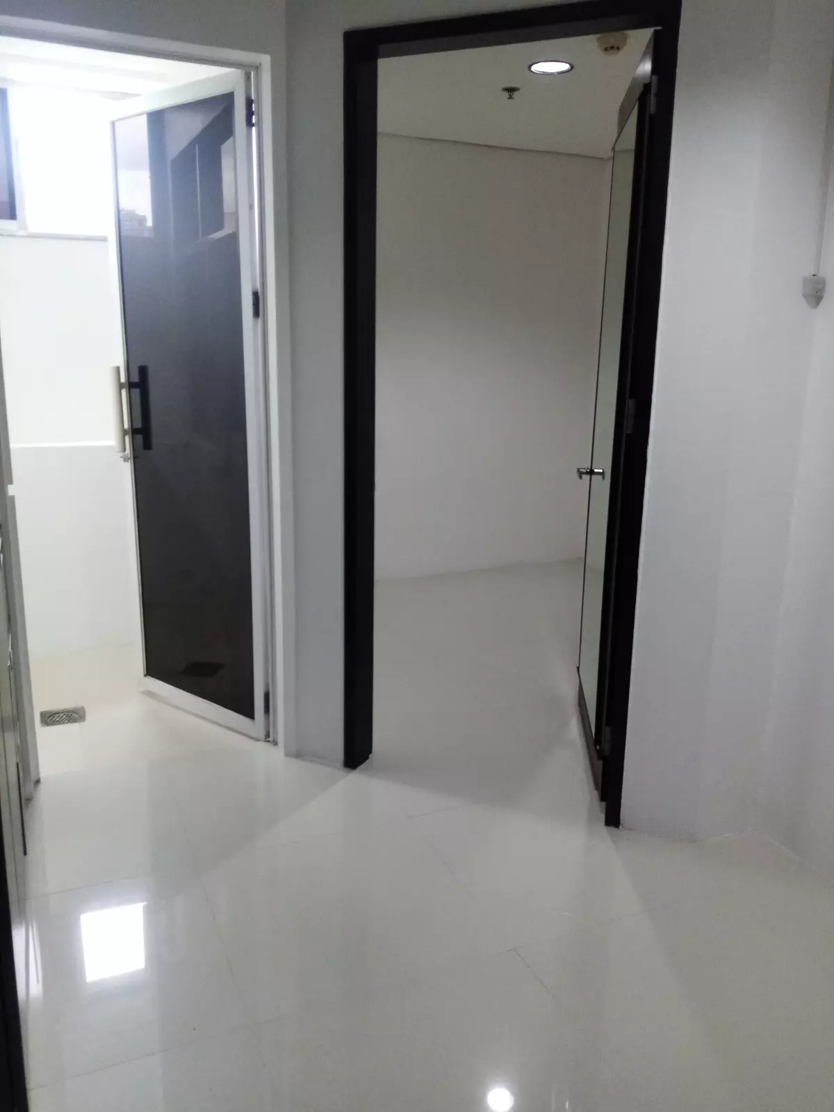 FOR RENT! 1BR CONDO UNIT IN ATELIER RESIDENCES  - photo 2