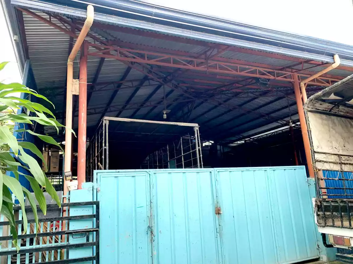 House and lot for Sale with Income-Generating warehouse&apartments — House and Lot in Minglanilla, Cebu, Philippines — Photo 6