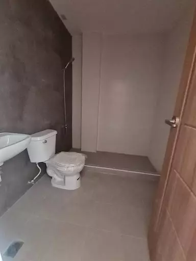 Open photo 36 of 106 — Townhouse For Sale in Brgy. Tisa
Cebu