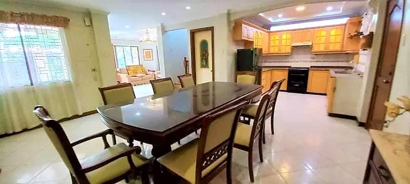 Fully Furnished 2 storey house Gated and  3 car garage  in Banilad Mandaue - photo 4