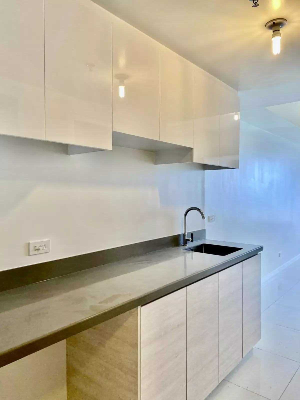 MANDANI BAY SEAVIEW STUDIO UNIT FOR SALE - photo 3