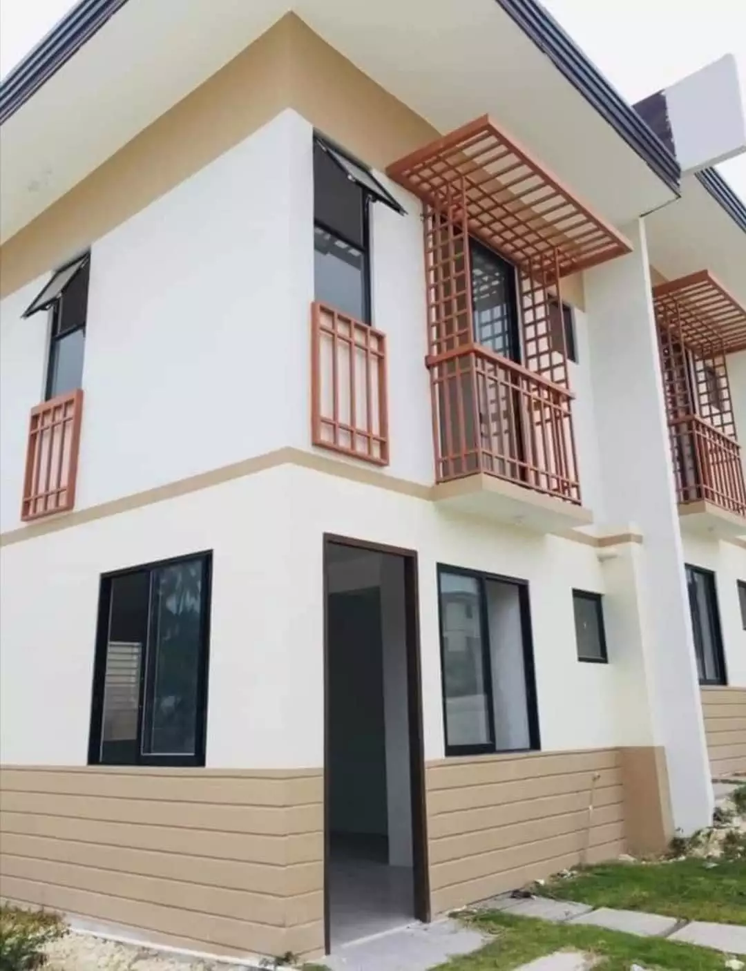 For Assume Casa Mira South- Townhouse B Mid Unit — House and Lot in City of Naga, Cebu, Philippines — Photo 3