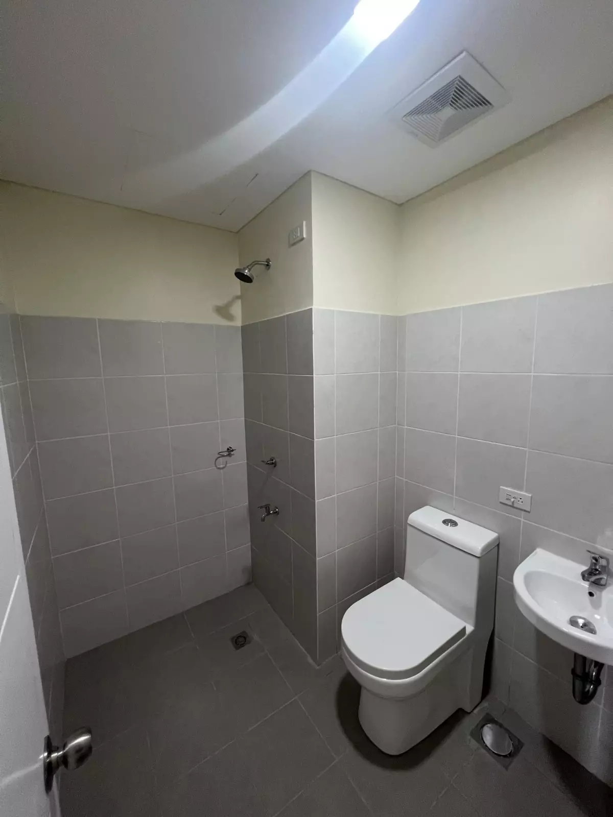 For Sale Condo - Northwoods Place — Studio in H Abellana, Mandaue City, Cebu — Photo 5