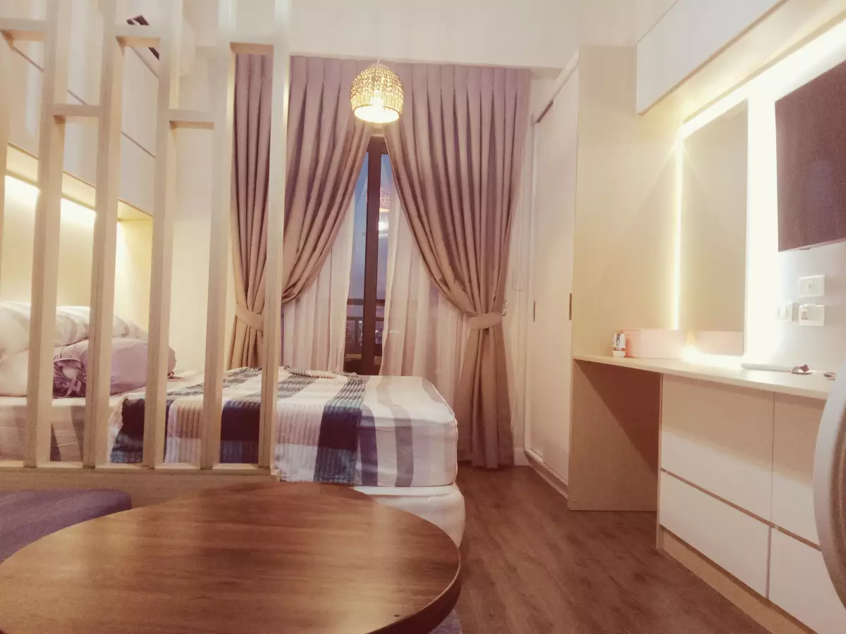 For rent fully furnished studio with balcony at Grand Residences  - photo 4