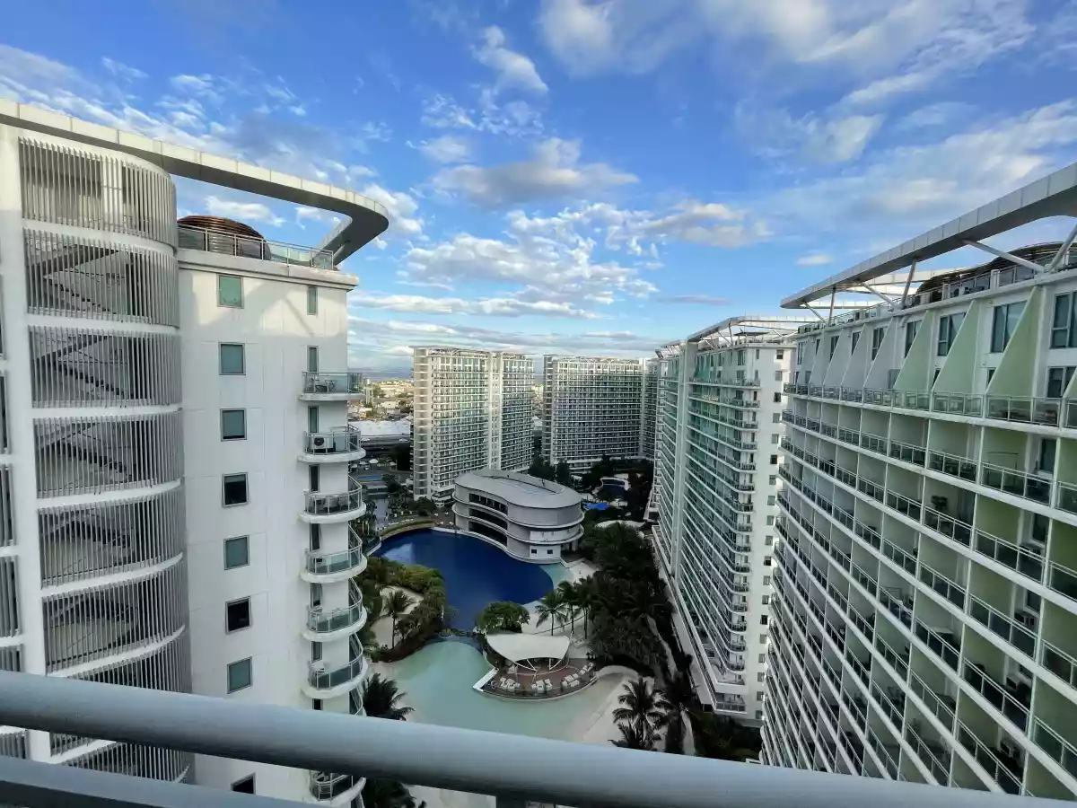 Azure Private Residences 3 Bedrooms Penthouse Unit near Airport — 3 Bedrooms in West Service Road, Parañaque, Metro Manila — Photo 2