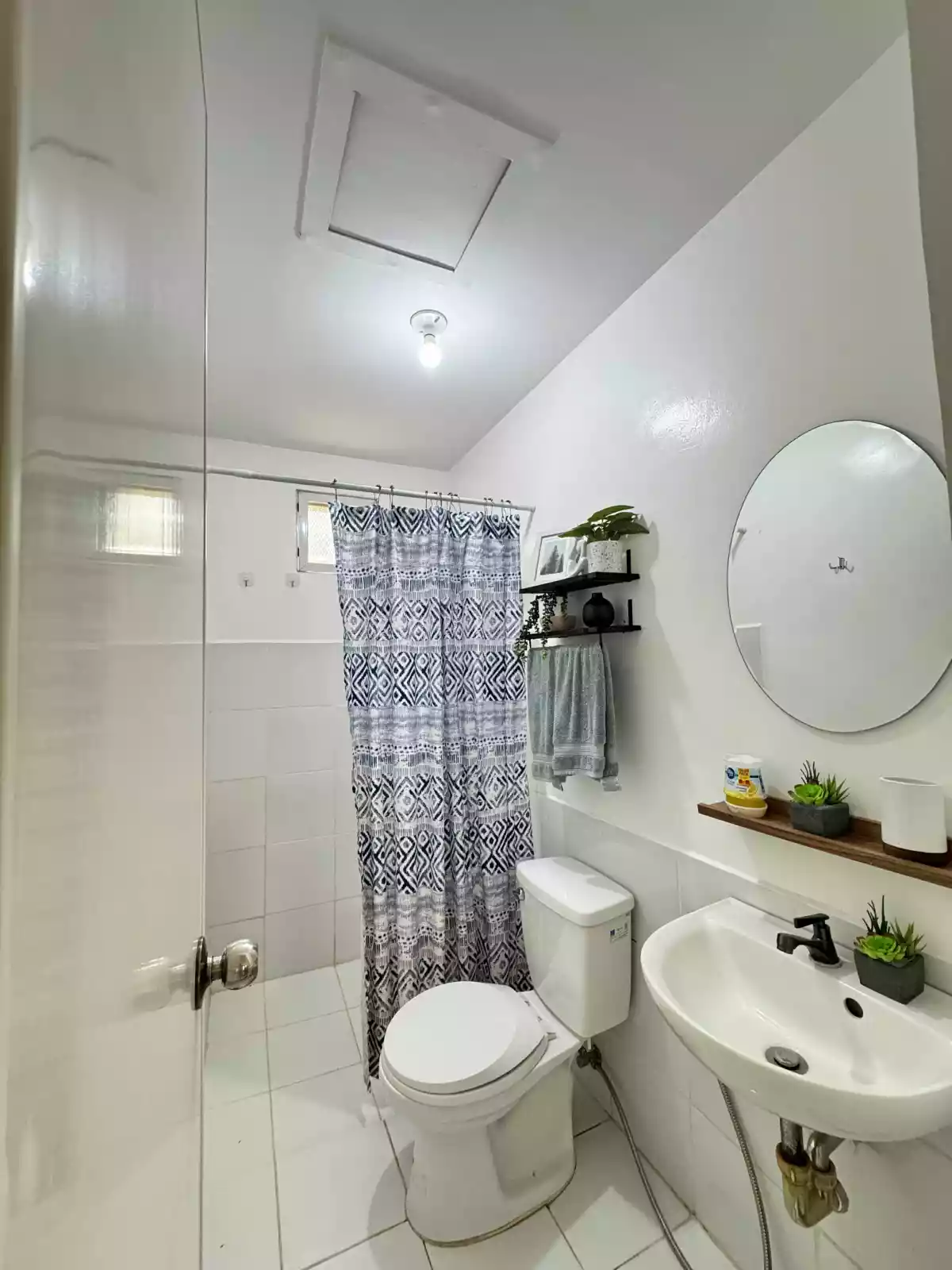 Open photo 20 of 21 — House and Lot