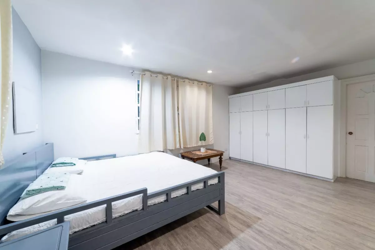 HOUSE AND LOT - photo 5