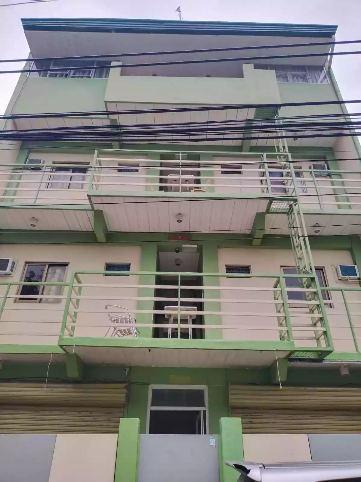 4 STOREY COMMERCIAL BUILDING — Building in Mandaue City, Cebu, Philippines — Photo 2