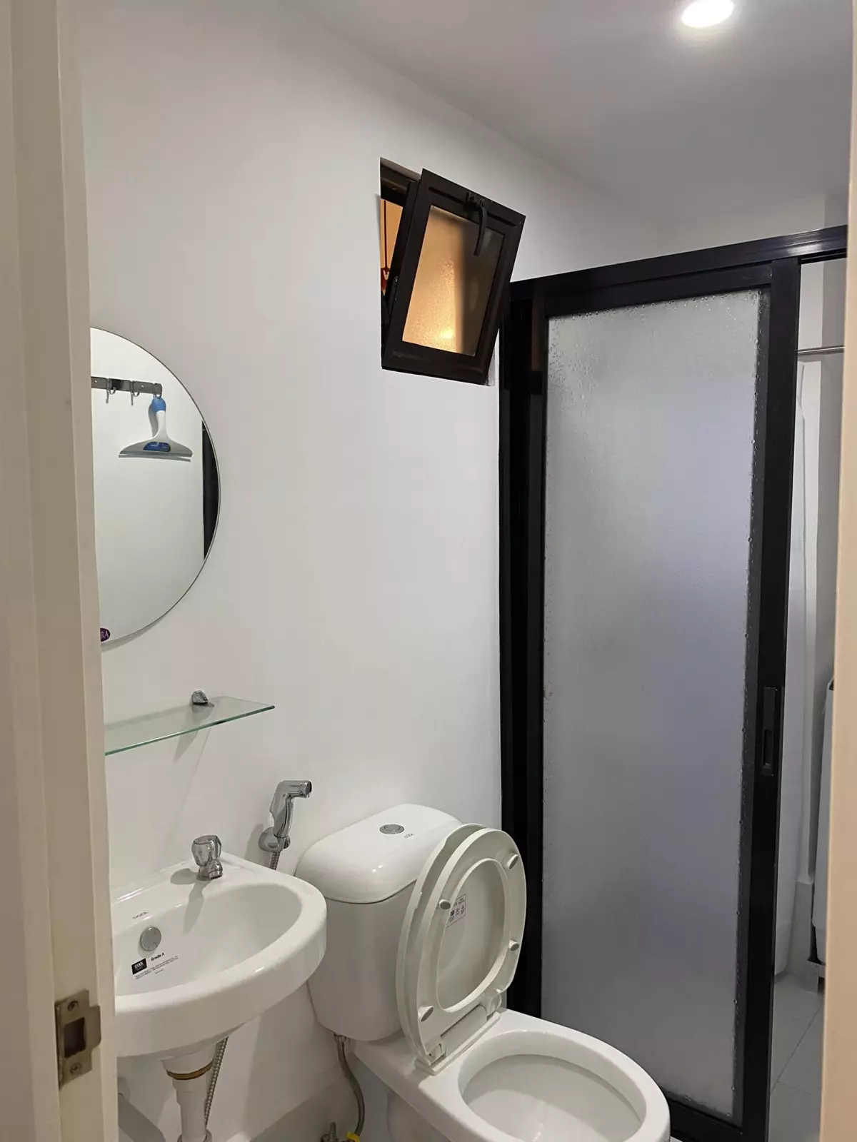 Open photo 20 of 21 — Royal oceancrest 1 bedroom condominium fully funished unit